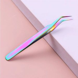 Curved lashes tweezers